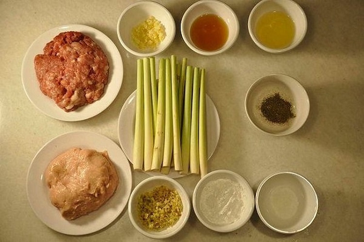 Nguyên liệu chuẩn bị để làm nem lụi