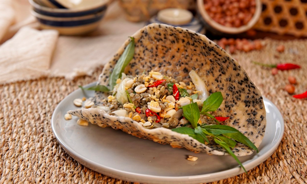 Hến xúc bánh đa