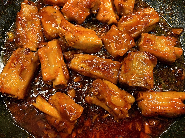 Khám phá ngay cách làm sườn chiên nước mắm đậm đà, cực thơm ngon, ăn là ghiền (Hình 7)