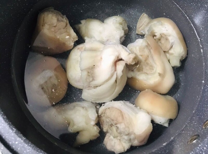 Hầm giò bằng nồi áp suất