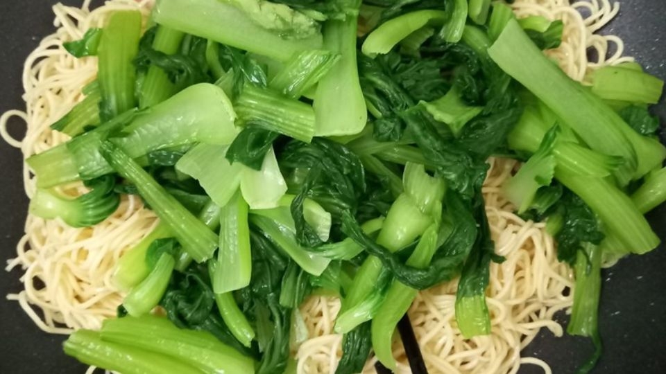 Mì xào rau cải tuy thanh đạm nhưng bổ sung rất nhiều dưỡng chất