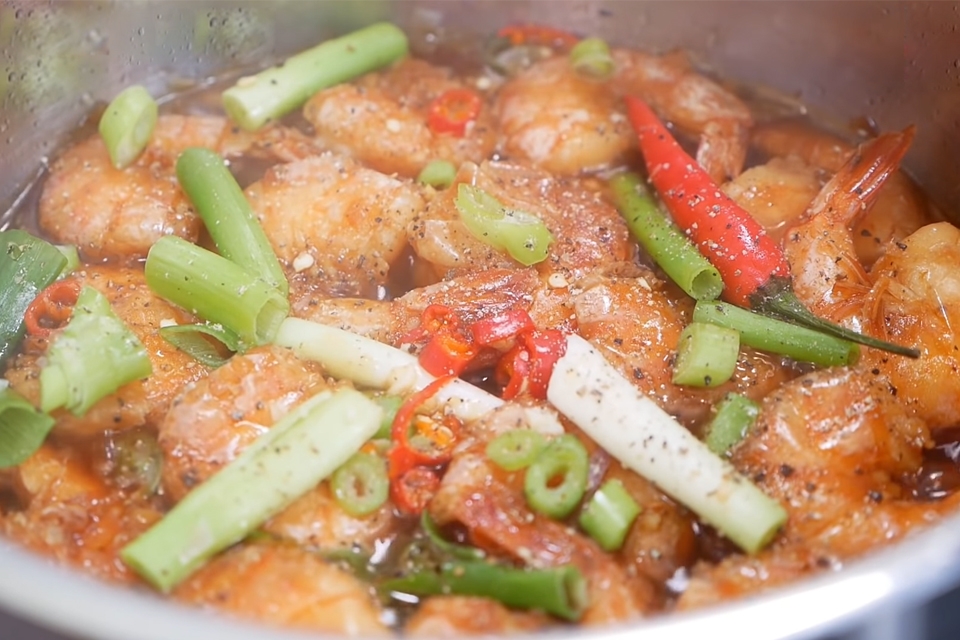 Món tôm kho sau khi hoàn thành