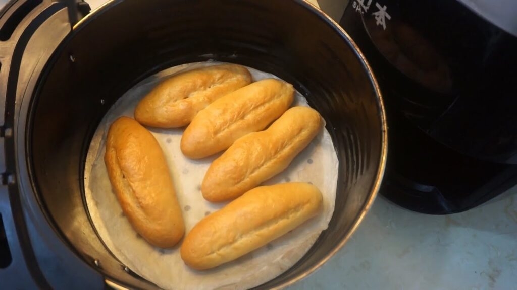 nướng bánh bằng nồi chiên không dầu