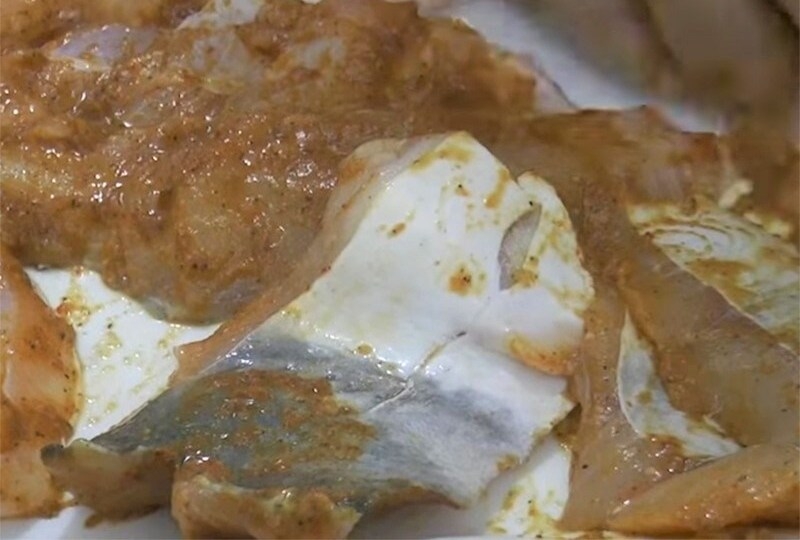 Ướp cá với hỗn hợp đã làm