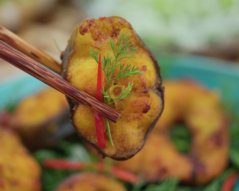 Món cá lăng nướng riềng mẻ mang hương vị đậm đà, ngọt tự nhiên