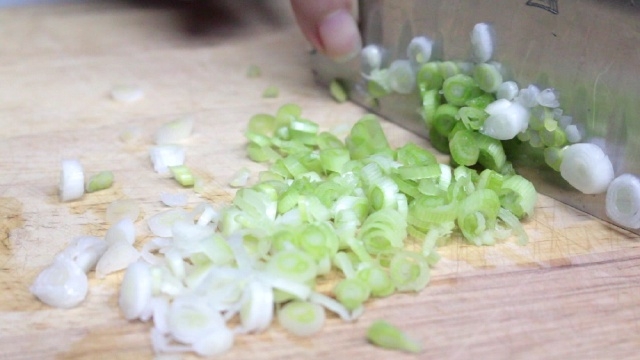 Băm nhỏ đầu hành
