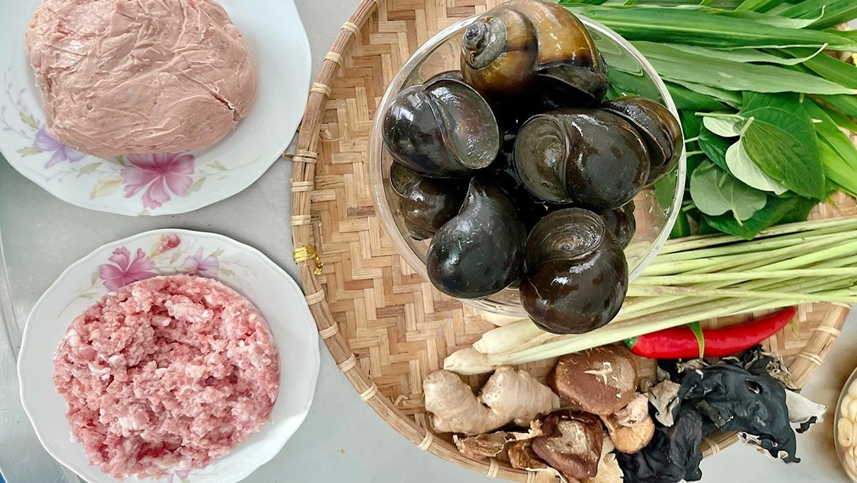 Các nguyên liệu cần có cho món chả ốc hấp lá chuối