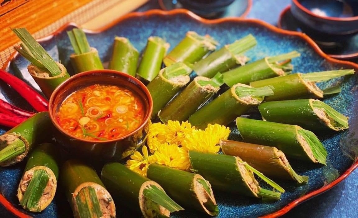 Cách làm chả ốc hấp ống nứa không quá khó, hơn nữa còn mang mùi thơm đặc trưng, dai giòn, dễ gây nghiện