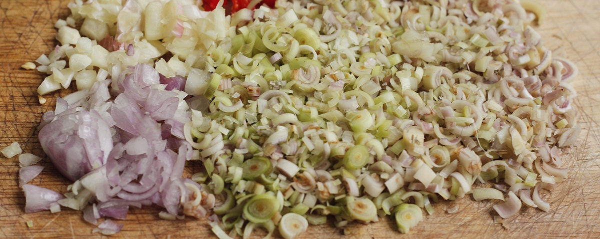 Gừng, hành tím và sả băm nhuyễn