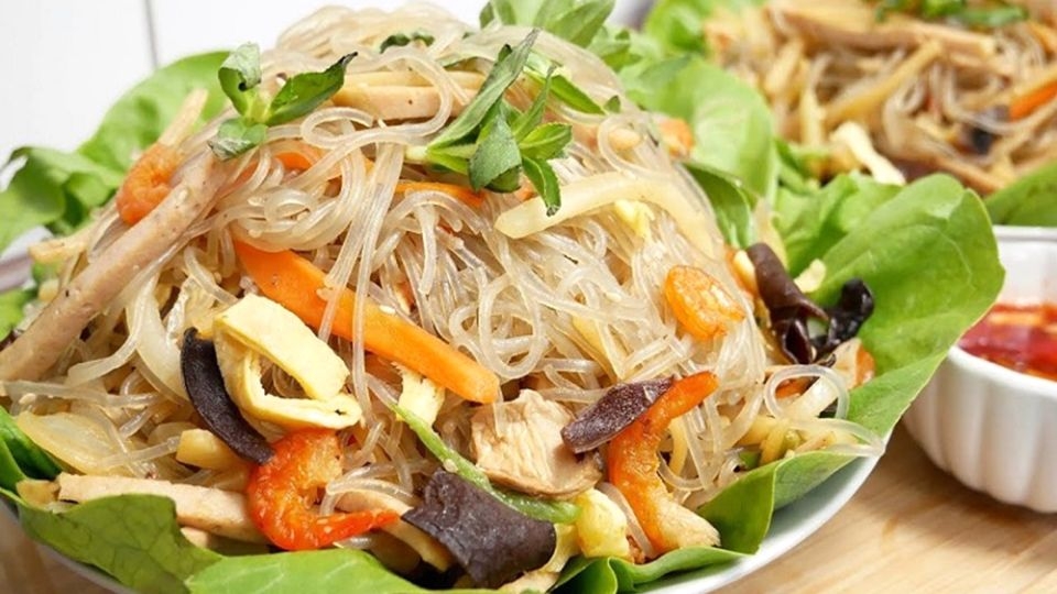 Miến trộn giò lụa thập cẩm thơm ngon