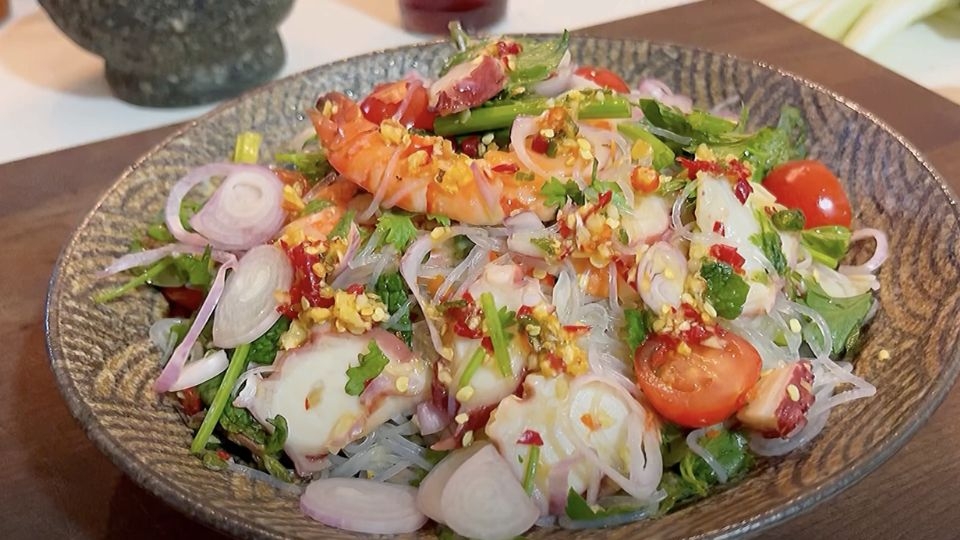 Miến trộn hải sản đổi khẩu vị cho gia đình