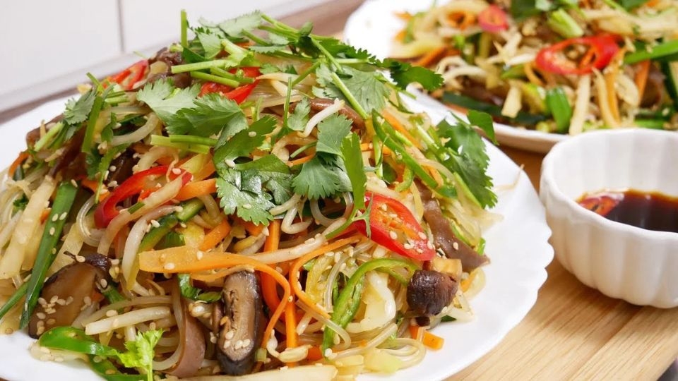 Miến trộn chay thanh đạm, ngon miệng nhưng vẫn nhẹ bụng