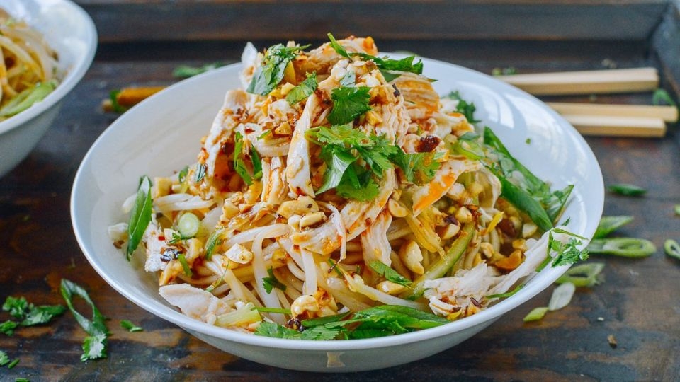 Miến trộn thịt gà bùng nổ vị giác