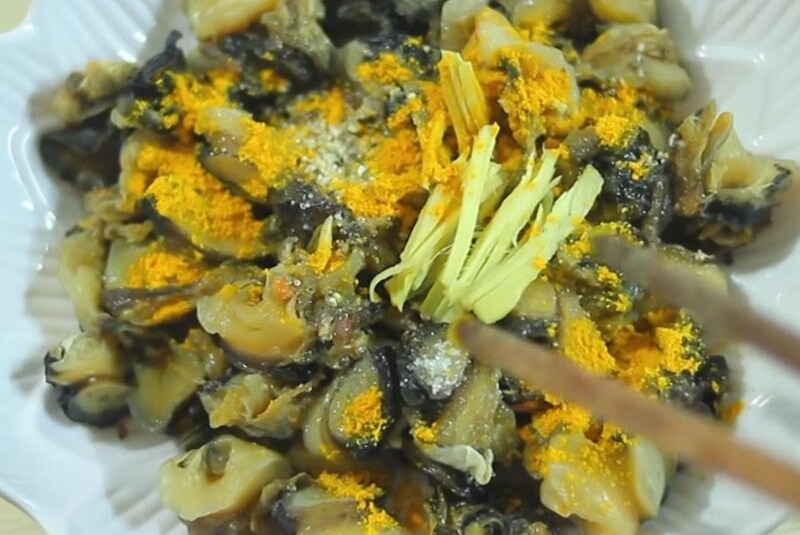 Ướp thịt ốc