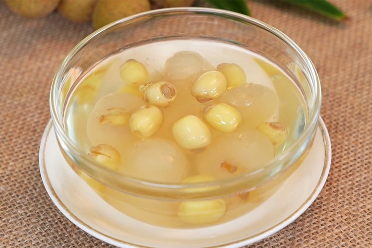Chia sẻ cách nấu chè long nhãn hạt sen thơm ngon, bùi ngậy (Hình 8)