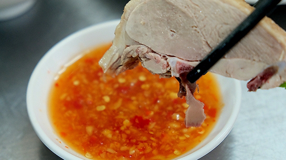 Mắm gừng ăn với cháo vịt đậu xanh