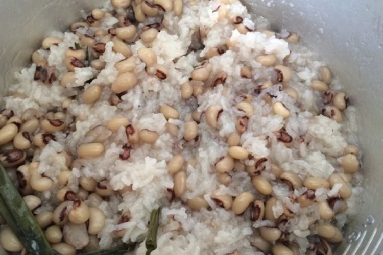 Nấu chè đậu trắng