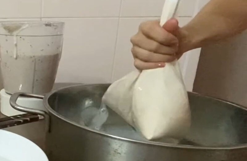 Lọc sữa hạt hạnh nhân yến mạch