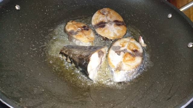 Chiên sơ cá ngừ