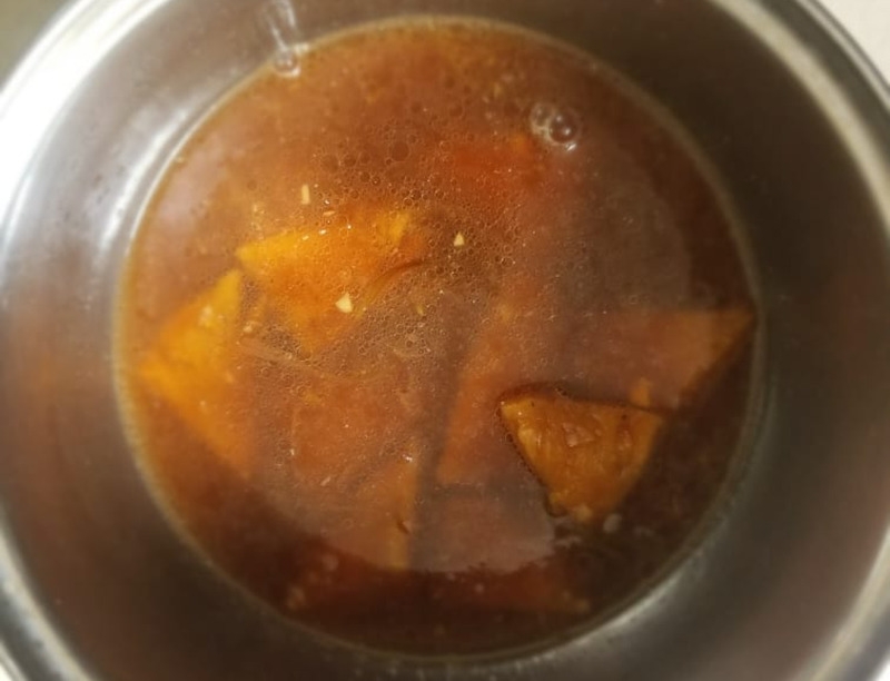 Làm nước sốt cá