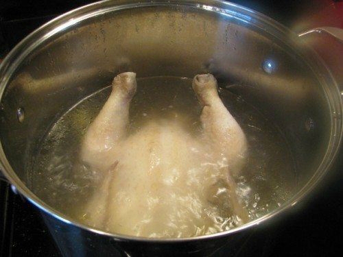 Sơ chế và luộc thịt gà