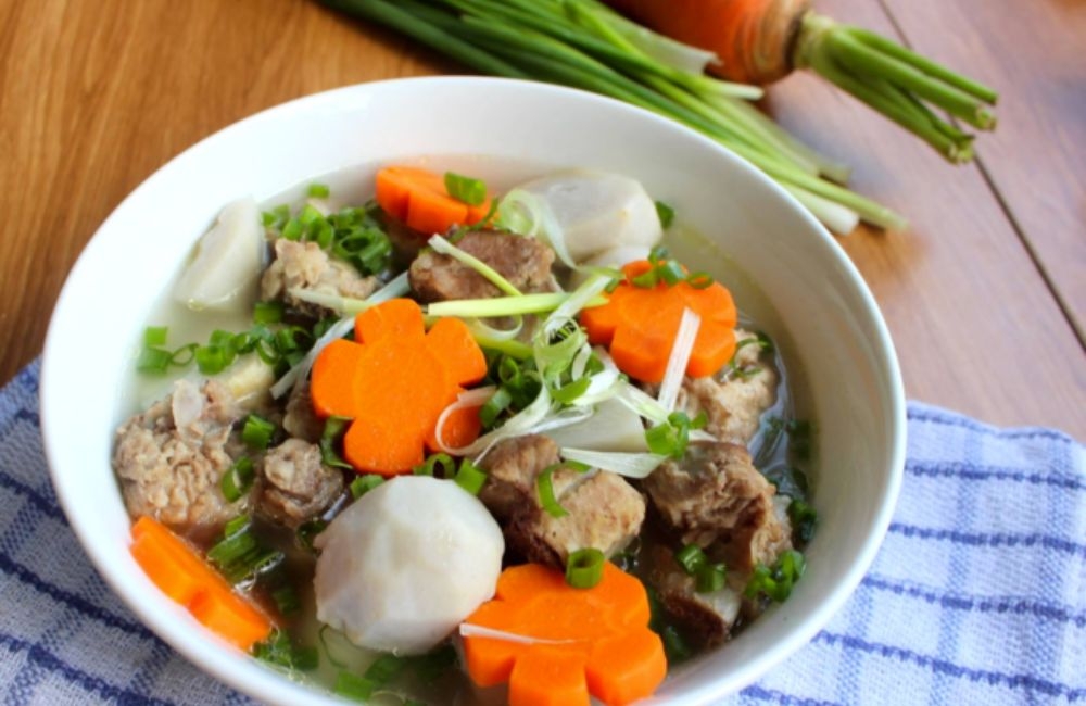 Canh khoai sọ cà rốt