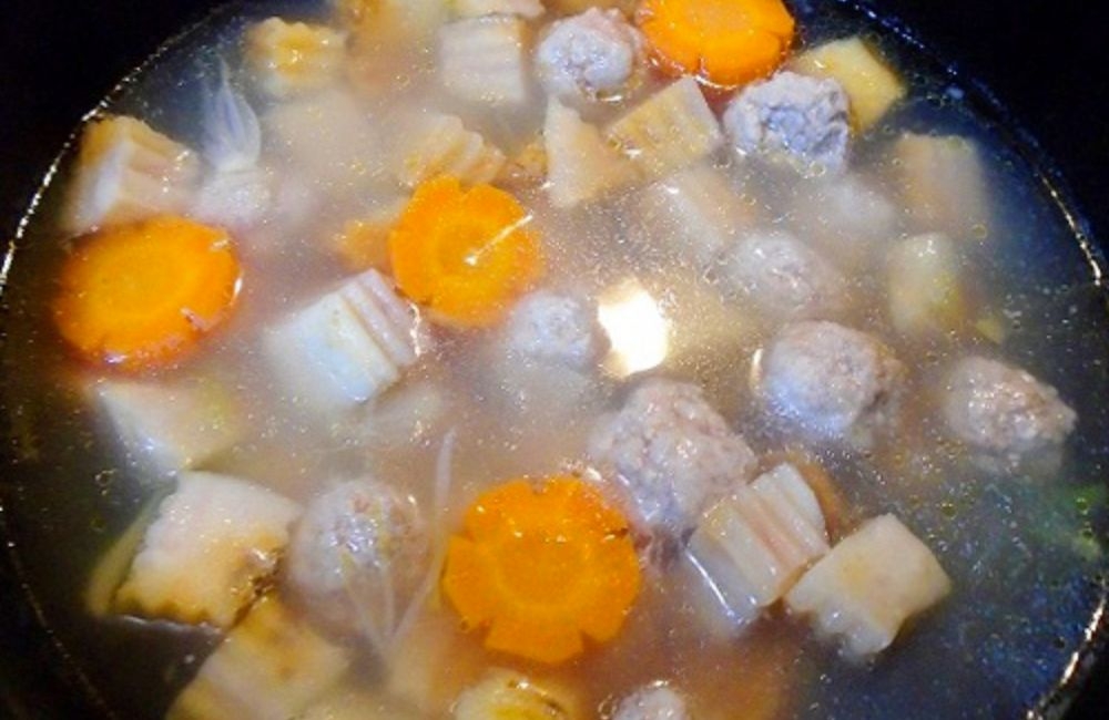 Nấu canh khoai sọ