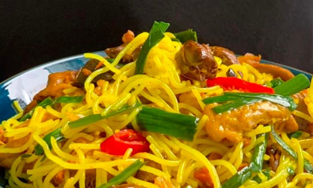bún xào nghệ thơm ngon