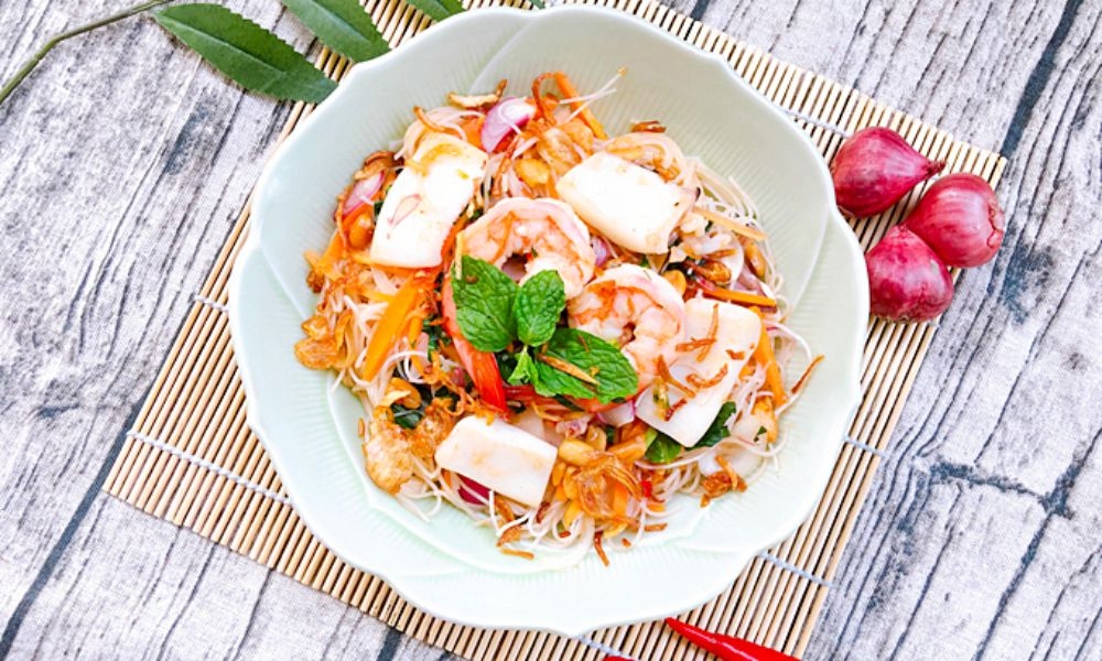 bún xào hải sản