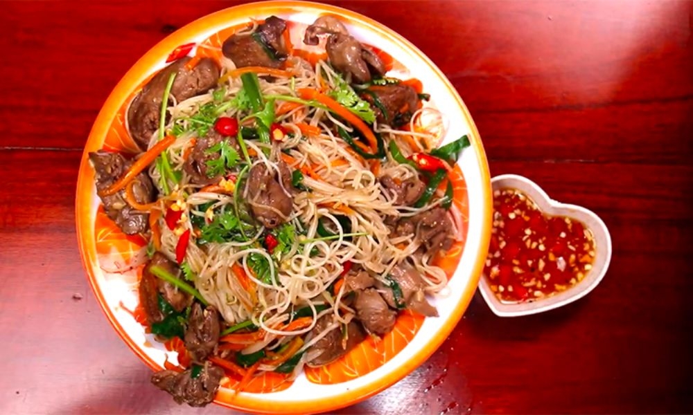 bún xào lòng gà