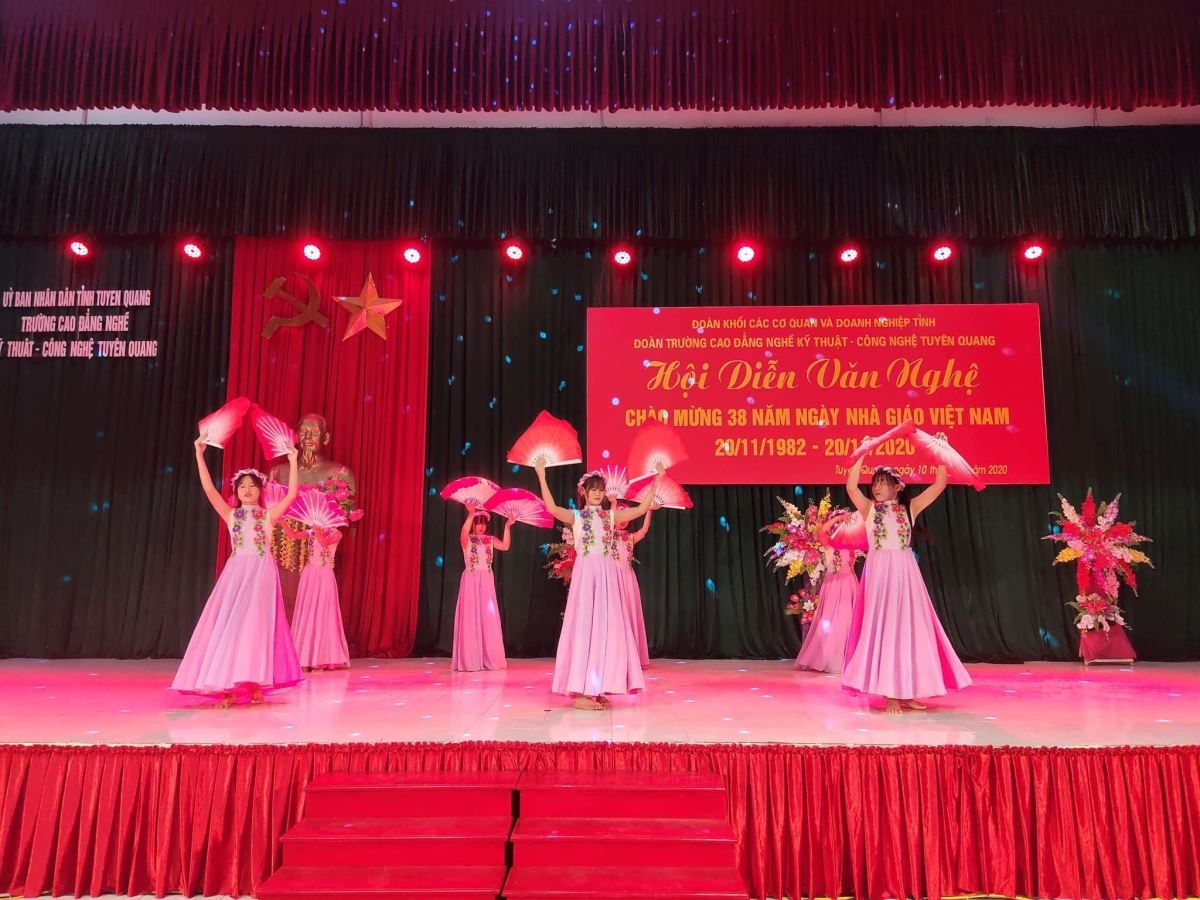 Chương trình văn nghệ chủ đề 20/11