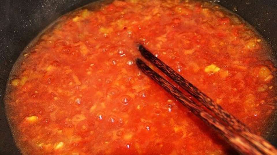 Làm sốt cà chua