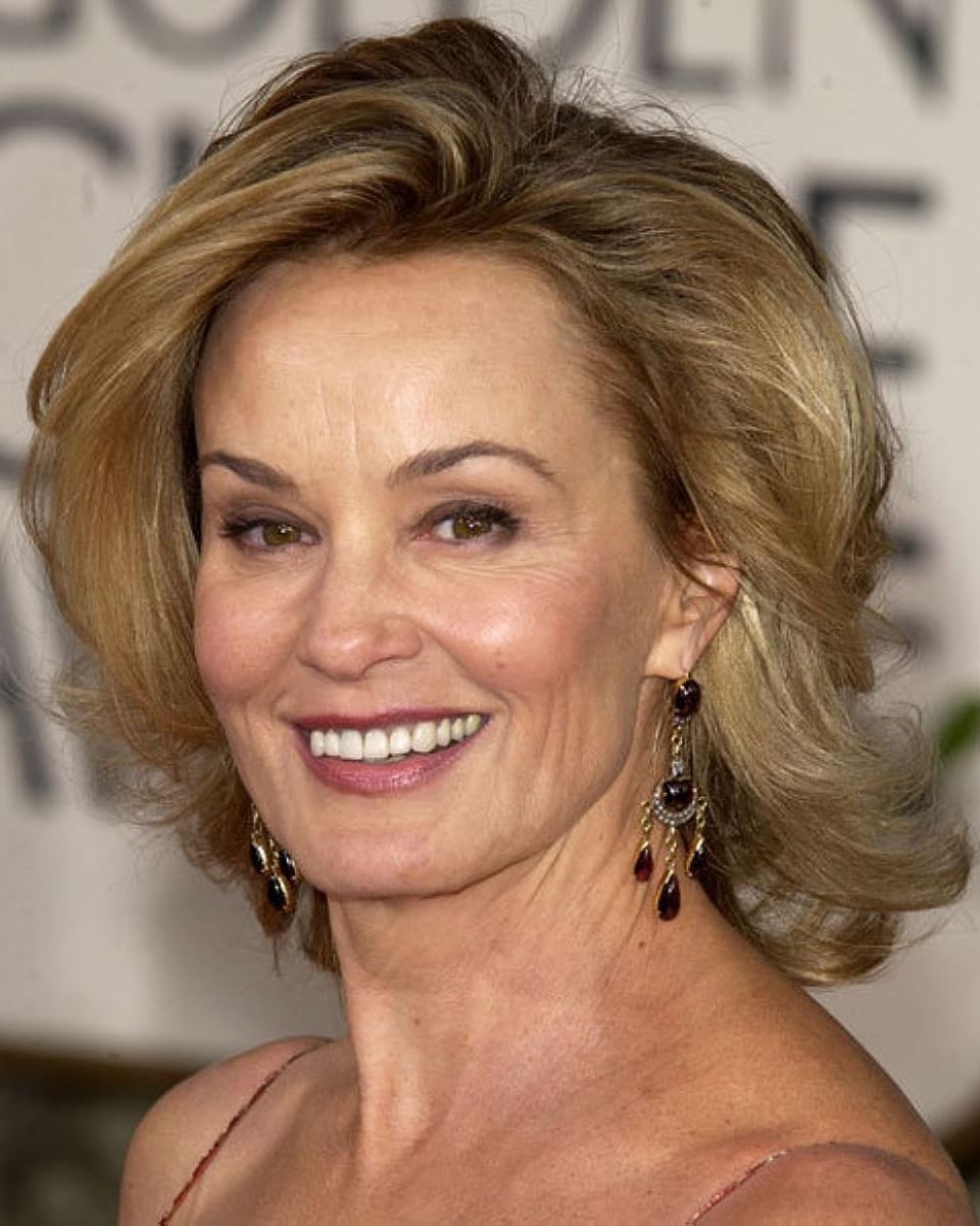 những kiểu tóc đẹp cho phụ nữ tuổi 50 - Hình 10