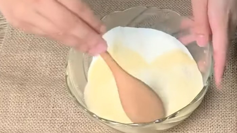 Trộn bột pudding