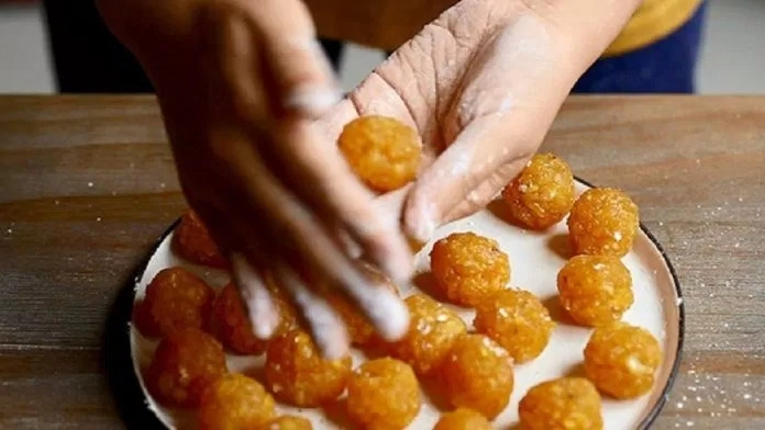 Vo viên nhân dứa