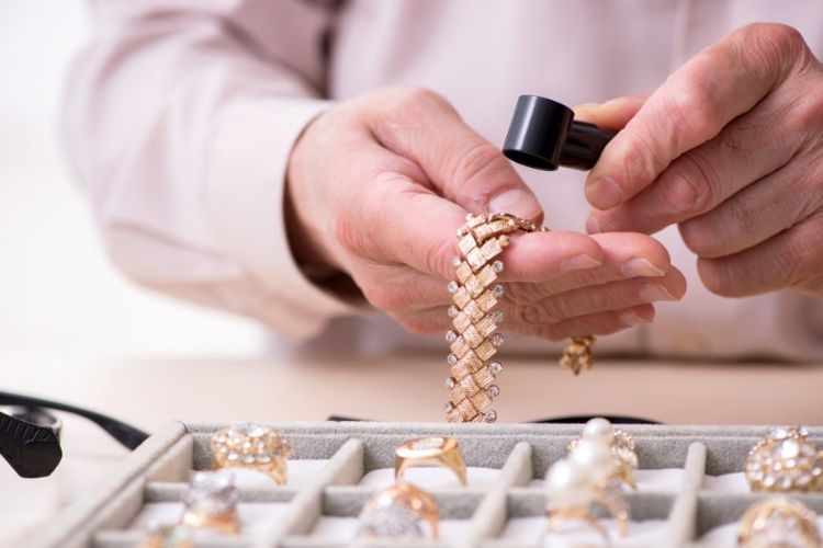 Thử vàng tây thật hay giả tại nhà