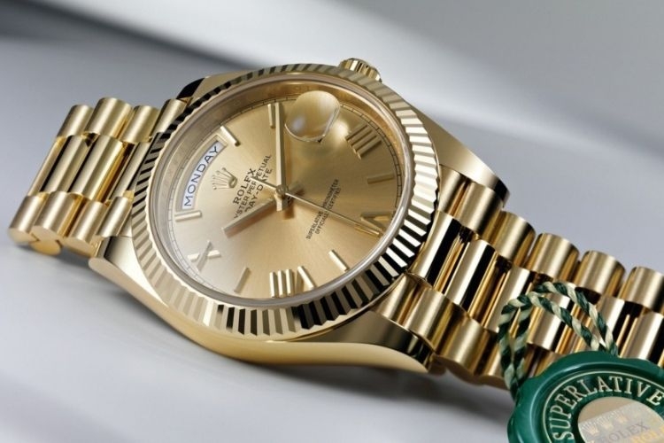 Đồng hồ vàng tây