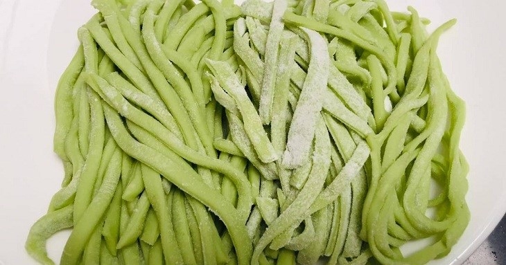 Sợi mỳ rau củ có màu thu hút, bắt mắt