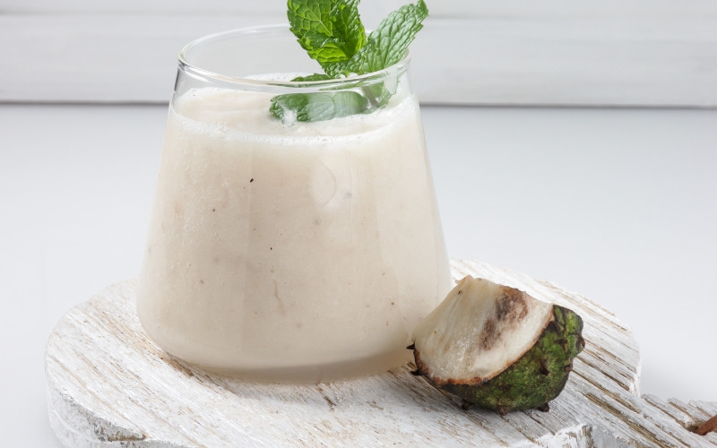 Ly sinh tố mãng cầu sữa thích hợp giải nhiệt mùa nóng