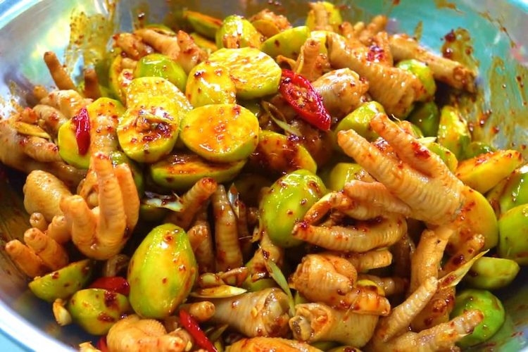 làm chân gà sốt thái - hình 5