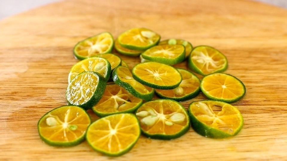 làm chân gà sốt thái - hình 3