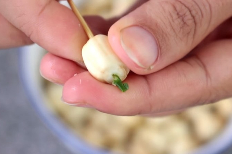 Học ngay cách pha trà sen vàng giải độc gan, trị mất ngủ (Hình 3)