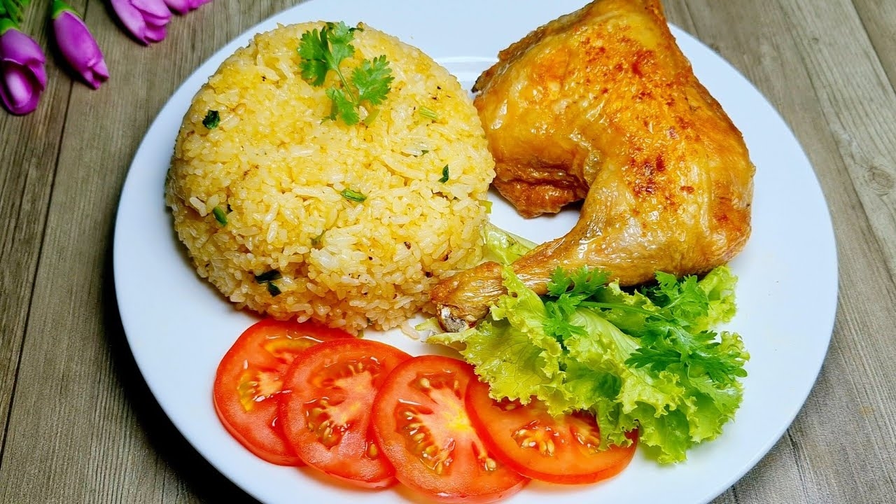 cơm gà xối mỡ 1