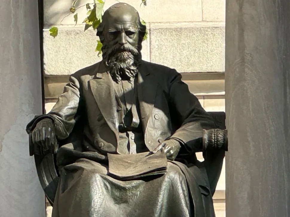 3 lý do bạn nên mua iPhone 15 Pro Max thay vì iPhone 15 Pro (ảnh 4)