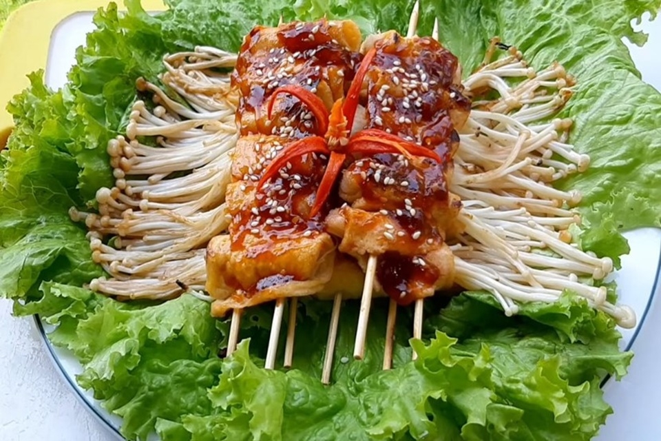 Đậu hũ cuộn nấm kim châm nướng