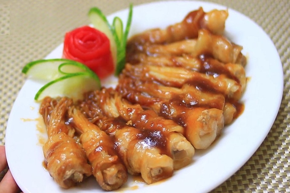 Thịt ba chỉ cuộn nấm kim châm thơm ngon