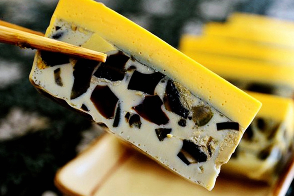 Trứng bắc thảo hấp 3 vị