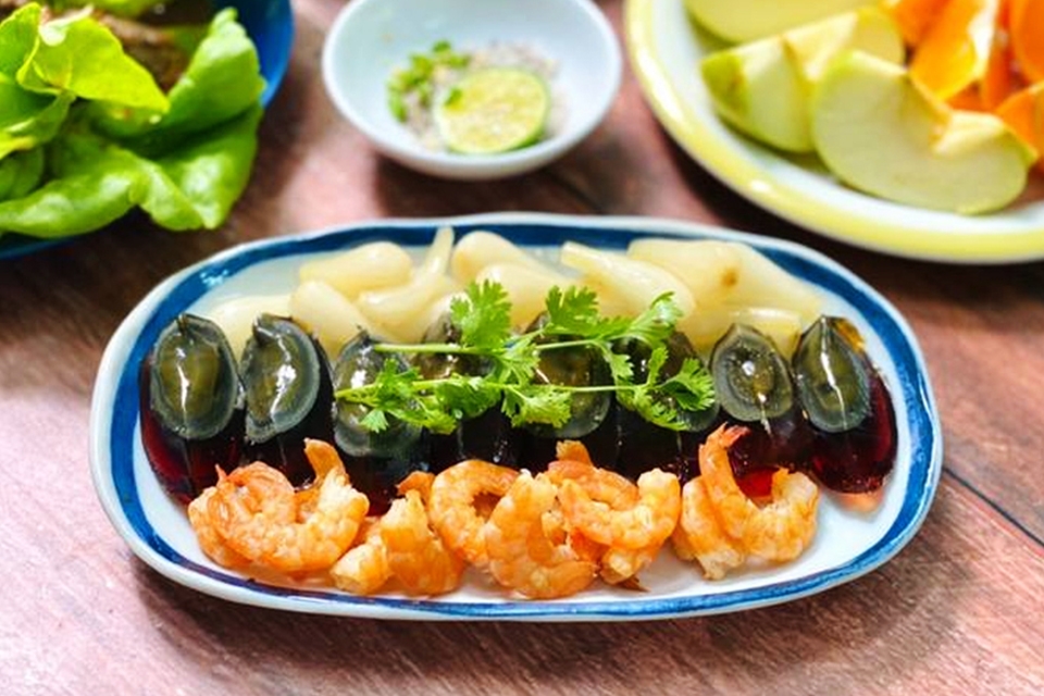 Tôm khô củ kiệu trứng bắc thảo