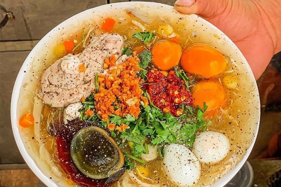 Súp óc heo trứng bắc thảo