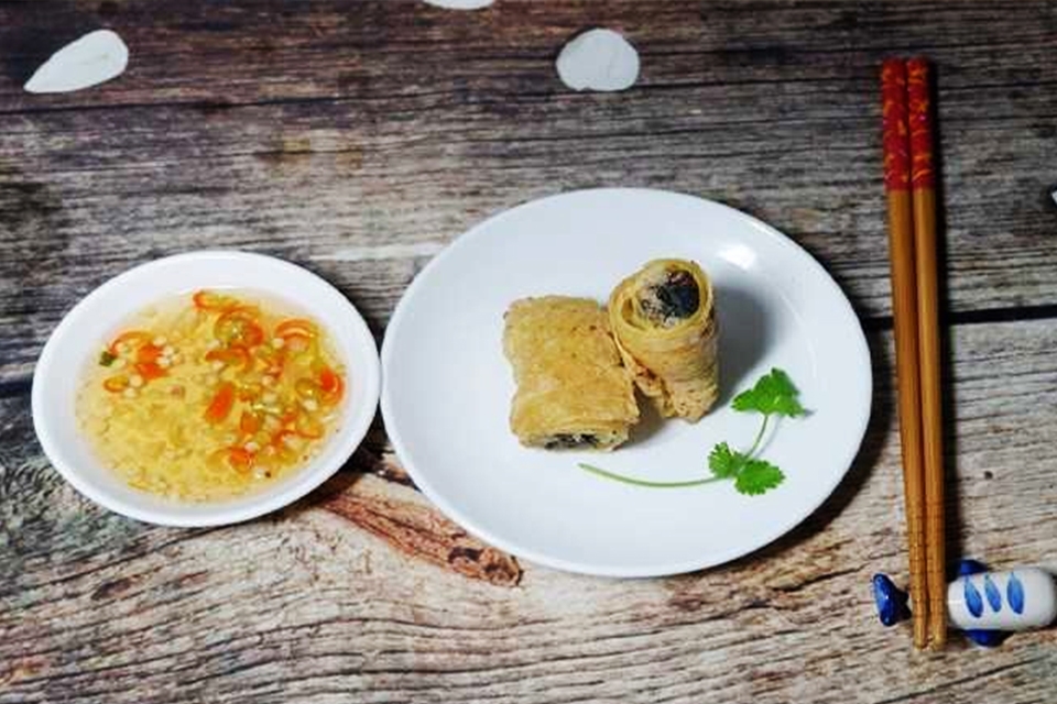 Tàu hũ ky cuộn trứng bắc thảo